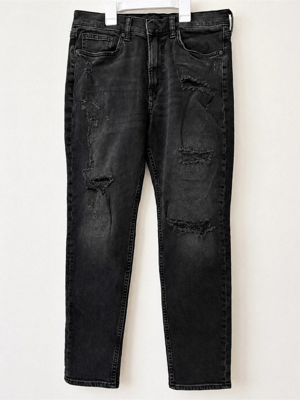 H&M Skinny Fit Distressed Skinny Jeans in Black Waist 31